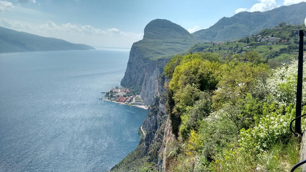 Casa Vacanze Regina Del Lago Tremosine Eksteriør billede
